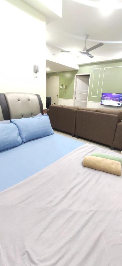 Dperdana -Dinies Pool,Wifi, Centre Of Kota Bharu, 4-5 Pax Lägenhet Exteriör bild